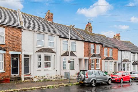 18 Fernbank Crescent, Folkestone, CT19 5SF