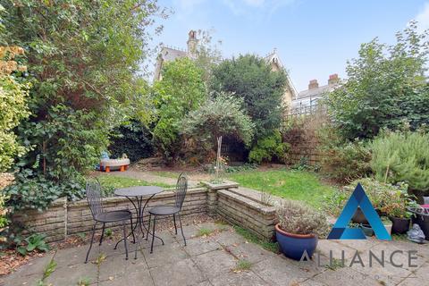 3 bedroom detached house for sale, Langton Way, London SE3