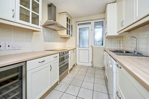 2 bedroom maisonette for sale, Crescent Road, London N3