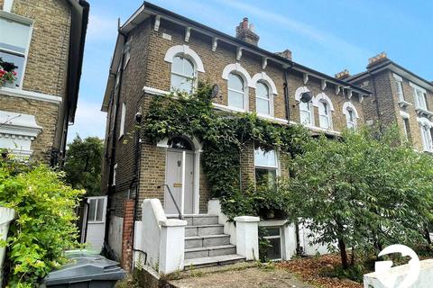 1 bedroom flat for sale, Gilmore Road, London, SE13