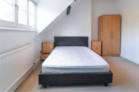 2 bedroom apartment to rent, Stanley Gardens London NW2