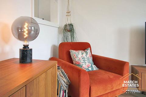 Flat 5, Adelphi Court, 2 Augusta Gardens, Folkestone, CT20 2RR