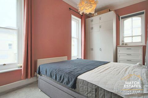 Flat 5, Adelphi Court, 2 Augusta Gardens, Folkestone, CT20 2RR