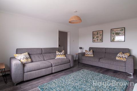 26 Denbigh Way, Barry, CF62 9AT