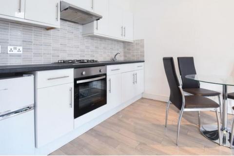 2 bedroom apartment to rent, Minster Road London NW2
