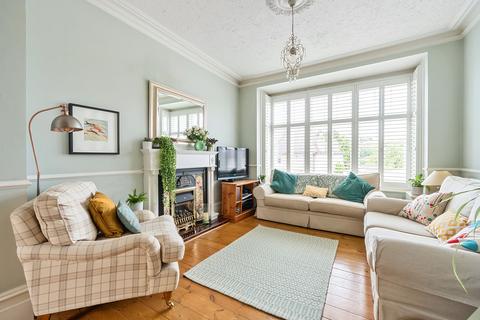 25 Fairdene Road, Coulsdon, CR5 1RD