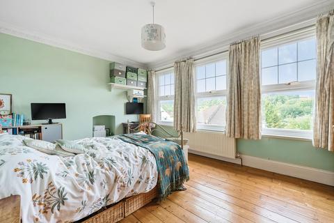 25 Fairdene Road, Coulsdon, CR5 1RD