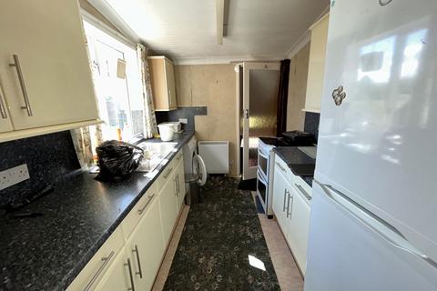 2 bedroom flat for sale, Stowell Terrace, Gateshead, Tyne and Wear, NE10 0NX