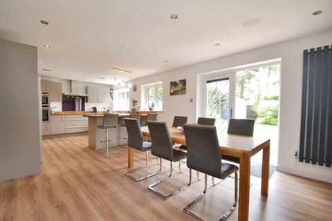 4 bedroom detached house for sale, Corfe Mullen