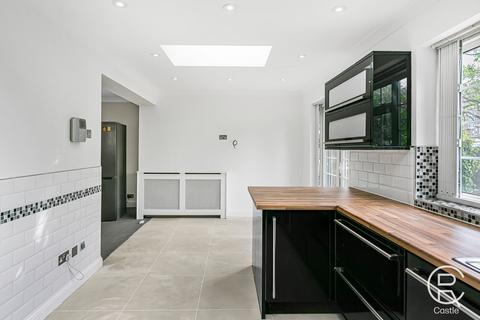 4 Heath Close, London, W5 3EG