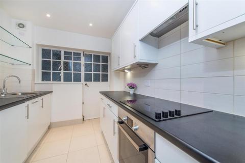 2 bedroom flat to rent, PELHAM COURT, FULHAM ROAD, London, SW3