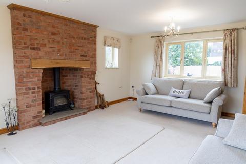 Stonewood House Fauld Lane, Tutbury, Burton-on-trent, DE13 9GU