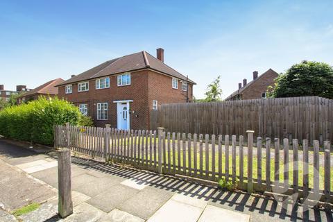 32 Restons Crescent, London, SE9 2JA