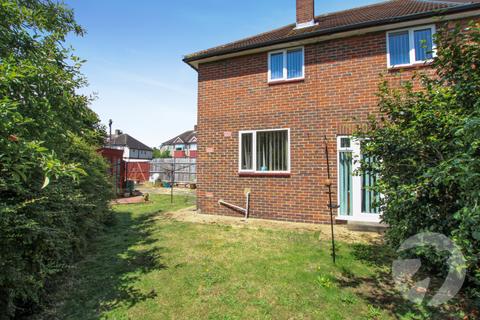 32 Restons Crescent, London, SE9 2JA
