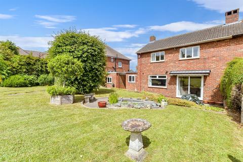 24 Carlton Avenue, Broadstairs, CT10 1AQ
