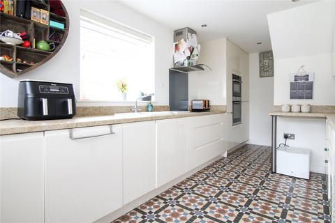 25 Falconscroft, Swindon, SN3 5AF