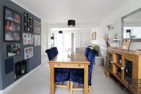 25 Falconscroft, Swindon, SN3 5AF
