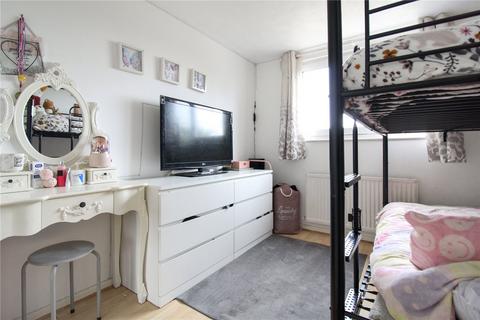 25 Falconscroft, Swindon, SN3 5AF