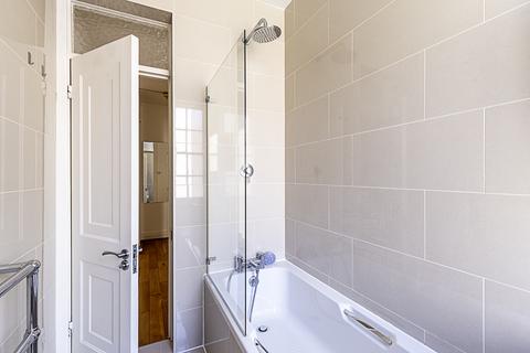 2 bedroom flat to rent, Princess Court, London W2