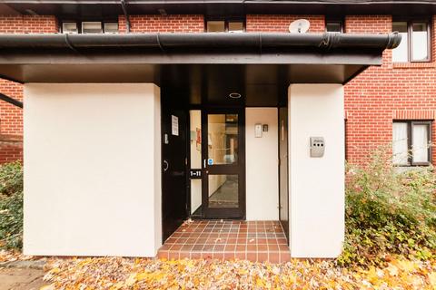 9 Exeter Court, Didcot, OX11 8UH