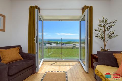 2 bedroom apartment for sale, West End Parade, Pwllheli, Gwynedd, LL53