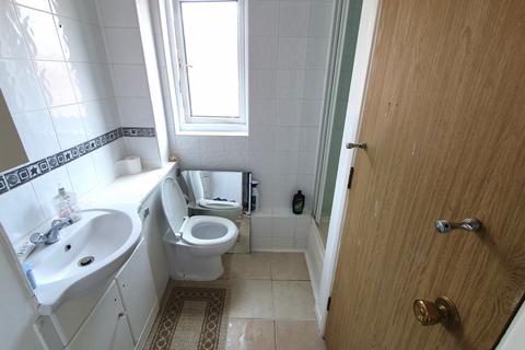 12 Pavilion Way, Edgware, HA8 9YR