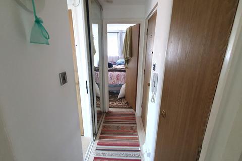 12 Pavilion Way, Edgware, HA8 9YR