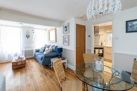 2 bedroom flat for sale, Ridgway, Wimbledon, London, SW19