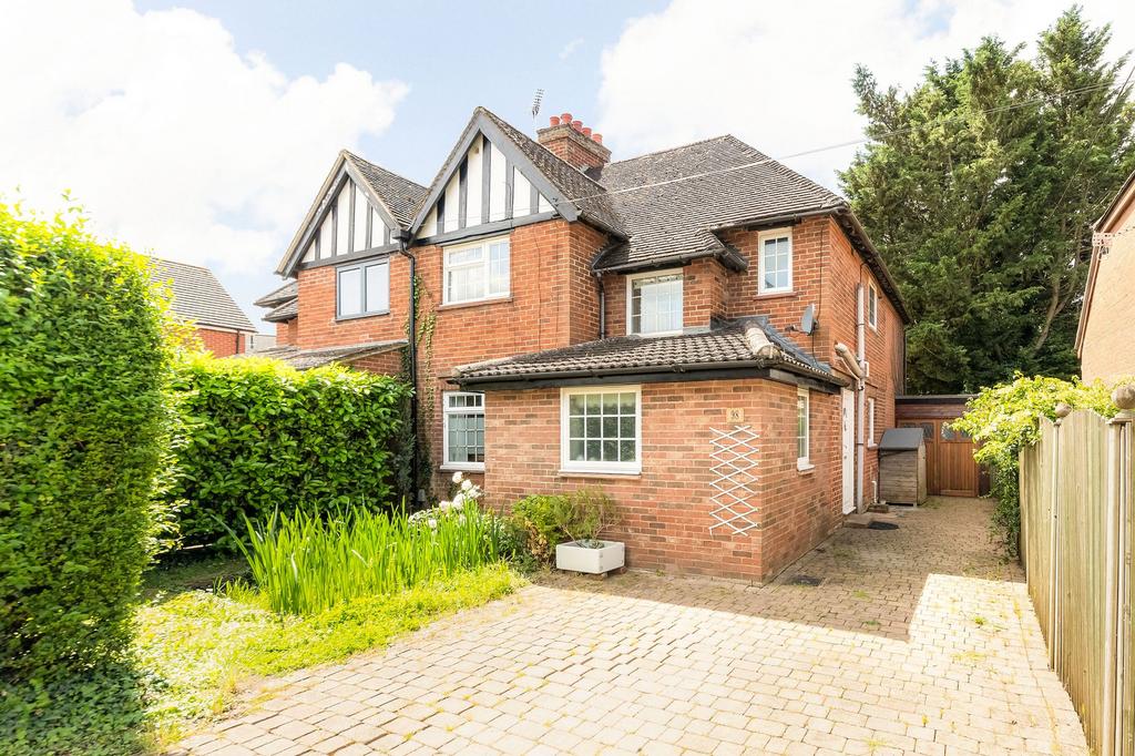 Caldecott Road, Abingdon OX14 4 bed semidetached house for sale £500,000