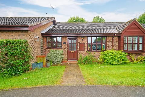 2 bedroom detached bungalow for sale, Beckford Croft, Dorridge, B93