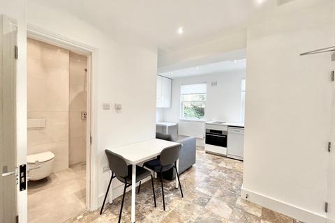 1 bedroom flat to rent, Heath Hurst Road, London NW3