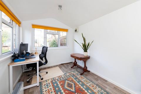 12 Abbott Road, Abingdon, OX14 2DT