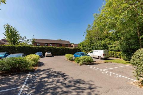 2 bedroom apartment for sale, Perryfield Road, Crawley RH11