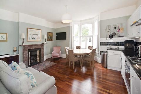 2 bedroom flat to rent, Shepherd's Bush W12 W12