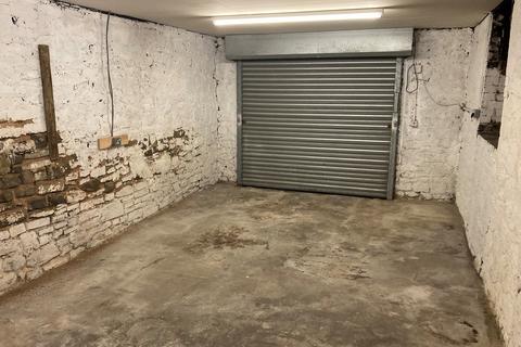 Garage to rent, High Street, Barry, The Vale Of Glamorgan. CF62 7DY