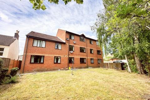 2 bedroom flat for sale, Bembridge Court, Aldershot