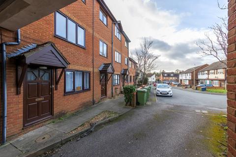 2 bedroom flat for sale, Bembridge Court, Aldershot