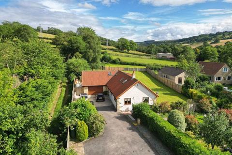 4 bedroom detached bungalow for sale, 6 The Cliff, Iburndale