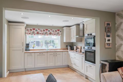 4 bedroom detached house for sale, Wirlpiece Avenue, Worcester, WR4 0NF