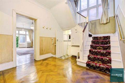 undefined, Finchley Road, Golders Green, NW11