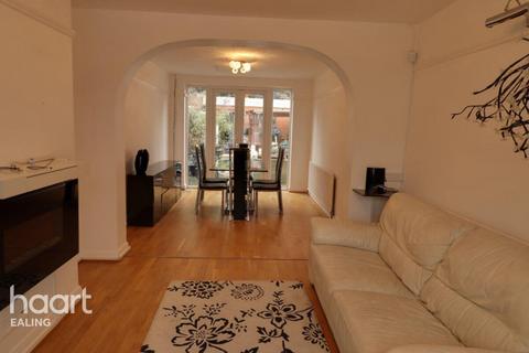 3 bedroom semi-detached house to rent, Woodhouse Avenue, Greenford