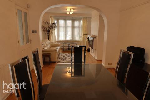 3 bedroom semi-detached house to rent, Woodhouse Avenue, Greenford