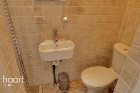 3 bedroom semi-detached house to rent, Woodhouse Avenue, Greenford