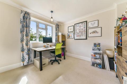 3 The Mall, Brentford, TW8 8DJ