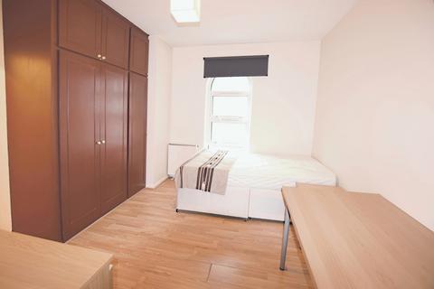 3 bedroom flat to rent, Grange Road Bermondsey SE1