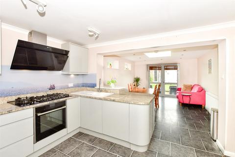 4 Monks Walk, Upper Beeding, Steyning, BN44 3HR