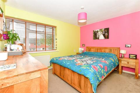4 Monks Walk, Upper Beeding, Steyning, BN44 3HR