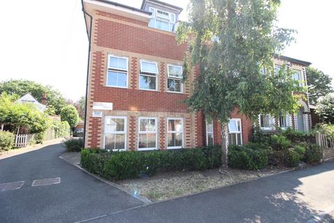2 bedroom flat to rent, Longfellow Road, Worcester Park KT4