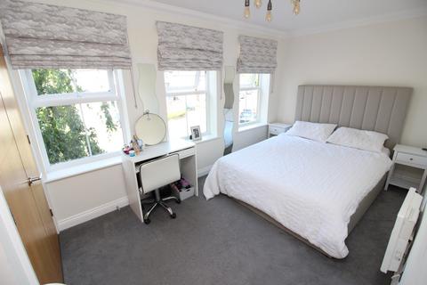 2 bedroom flat to rent, Longfellow Road, Worcester Park KT4