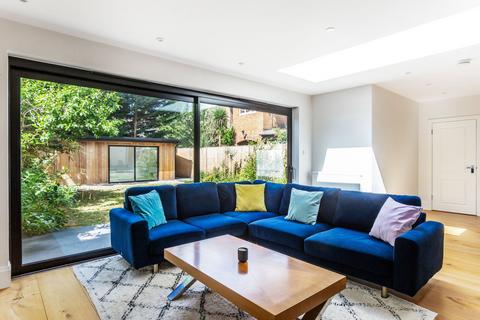 undefined, Portsmouth Road, Cobham, Surrey, KT11
